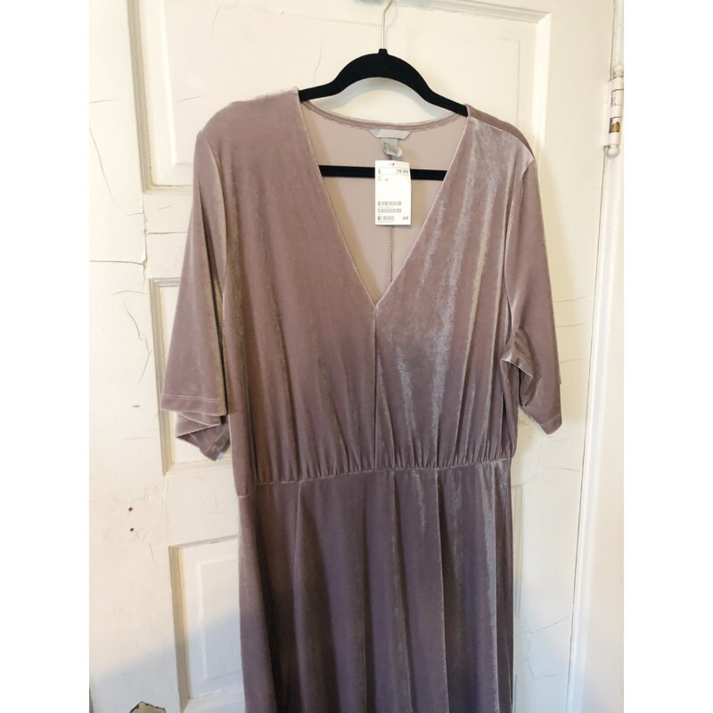 H&M V-Neck Velour Dress in Light Heather